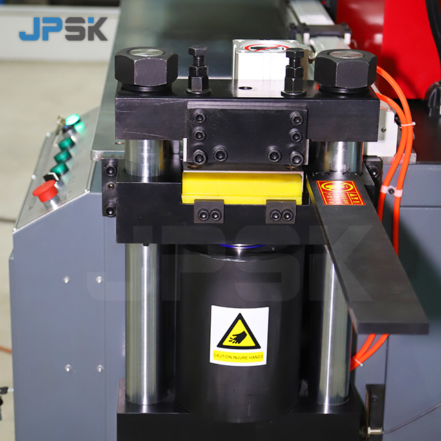【新品发布】全自动数控双PLC屏幕多功能母线加工机 CNC-303ESK