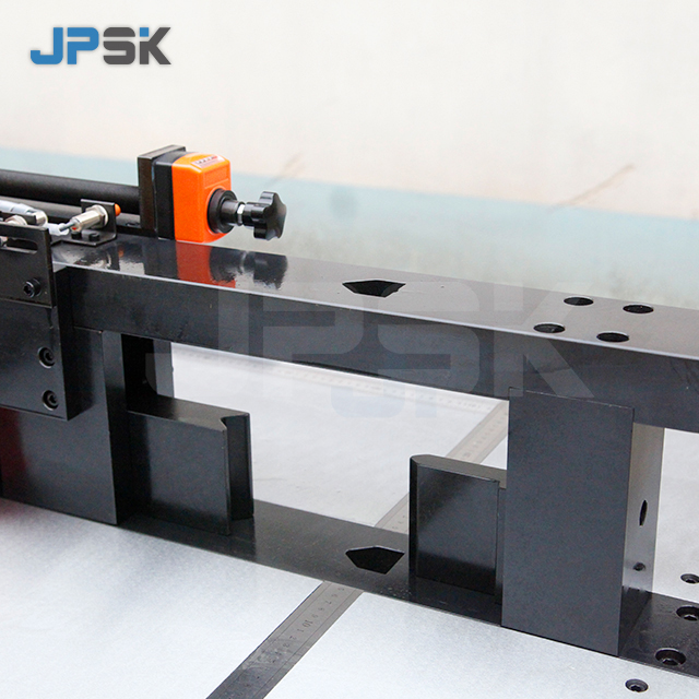 多功能母排加工机 JPMX-303DM