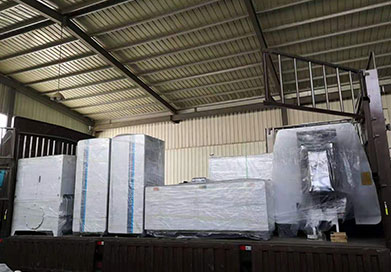 濟南精鵬全自動數控母線衝剪機生產線 CNC-200-9P 整車發貨江蘇